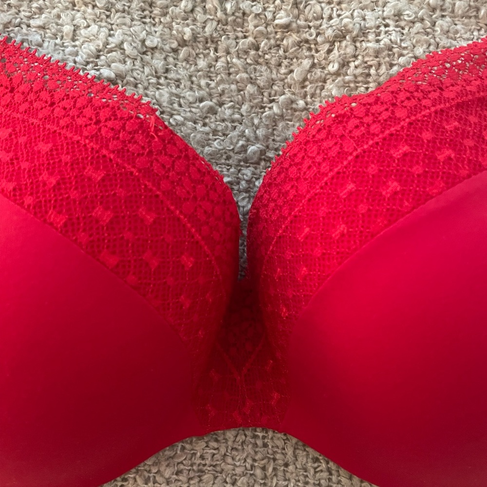 Victoria Secret Red Incredible Lined Demi Bra